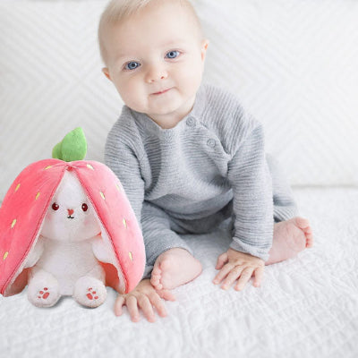 Peluche-lapin-fraise-douce
